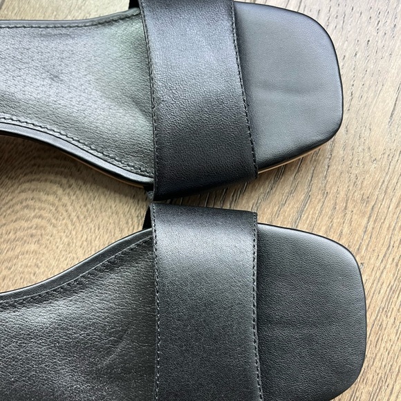 Kelsi Dagger heels - Picture 3 of 7